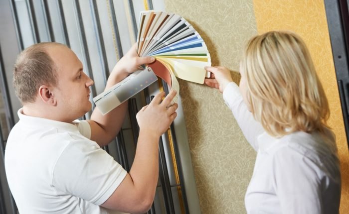 SLW Painting color consultation with a fan deck
