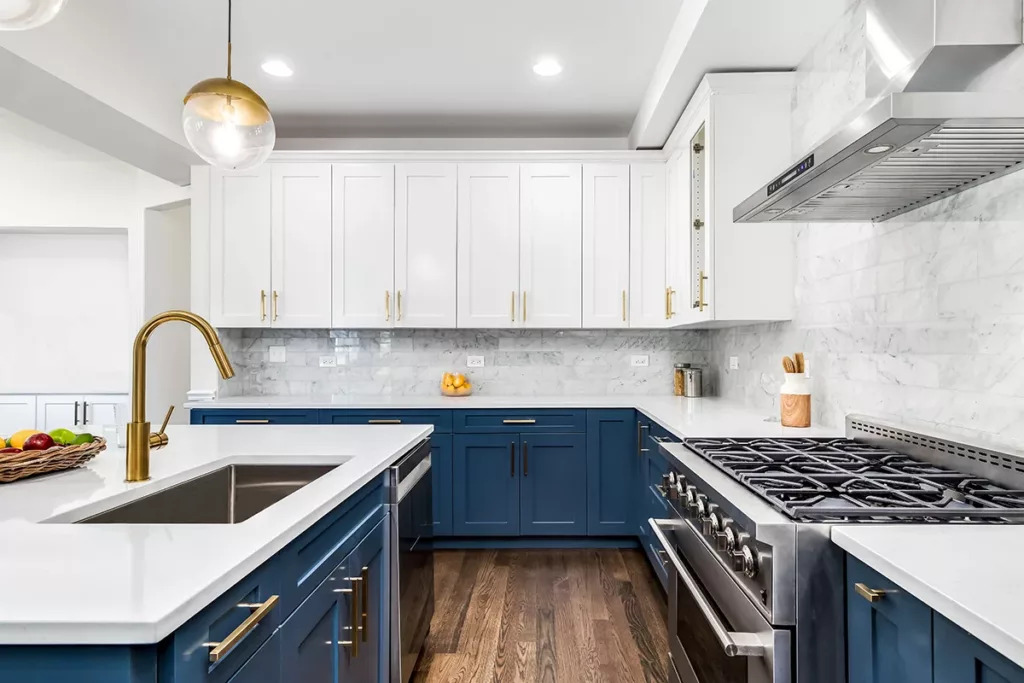 Two-tone kitchen cabinets in navy and white